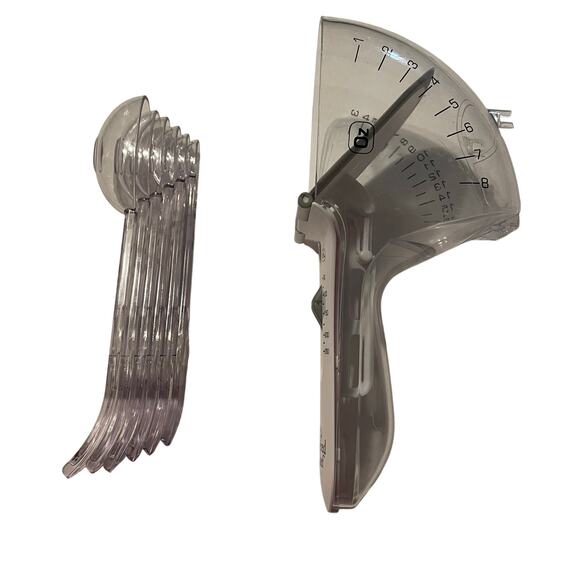 Pampered Chef Adjustable Measuring Cup and Measuring Spoon Set - Picture 2 of 10